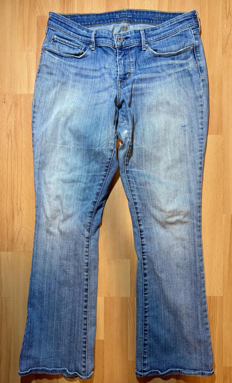 Levis Jeans Womens 31x32 Demi Curve Bootcut Stretch Denim Distressed Raw Hem